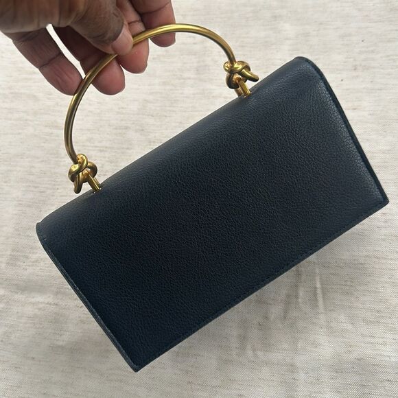 Sondra Roberts Squared Navy Leather Hand/Shoulder Bag - Picture 4 of 6